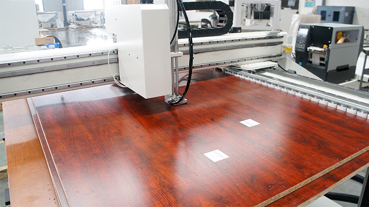 Gamit ang kagamitan ng EXCITECH CNC machining center na may carousel tool magazine, nilikha ni Henan-DAESHIN ang DASHIN HOME DESIGN FACTORY, na ginawaran bilang isang pambansang intelligent manufacturing pilot project.